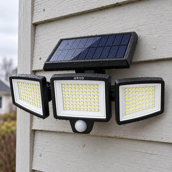 Solcellslampa med rörelsesensor – 3 huvuden, 210 LED